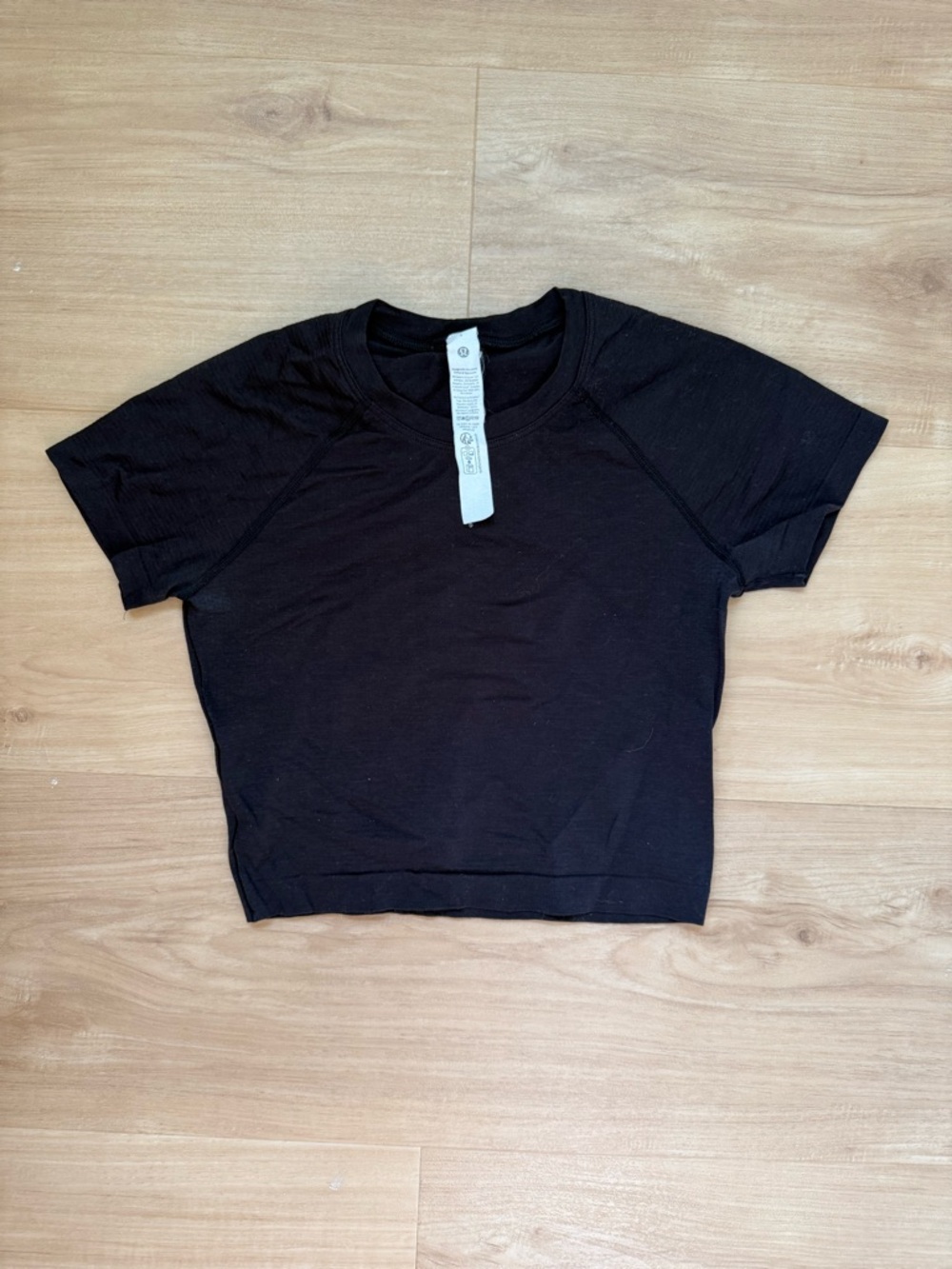 Lululemon Black Swiftly Tech Short Sleeve Crop